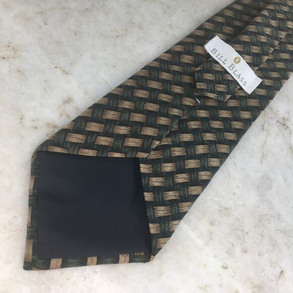 BILL BLASS ALL SILK NECKTIE - Picture 6 of 8